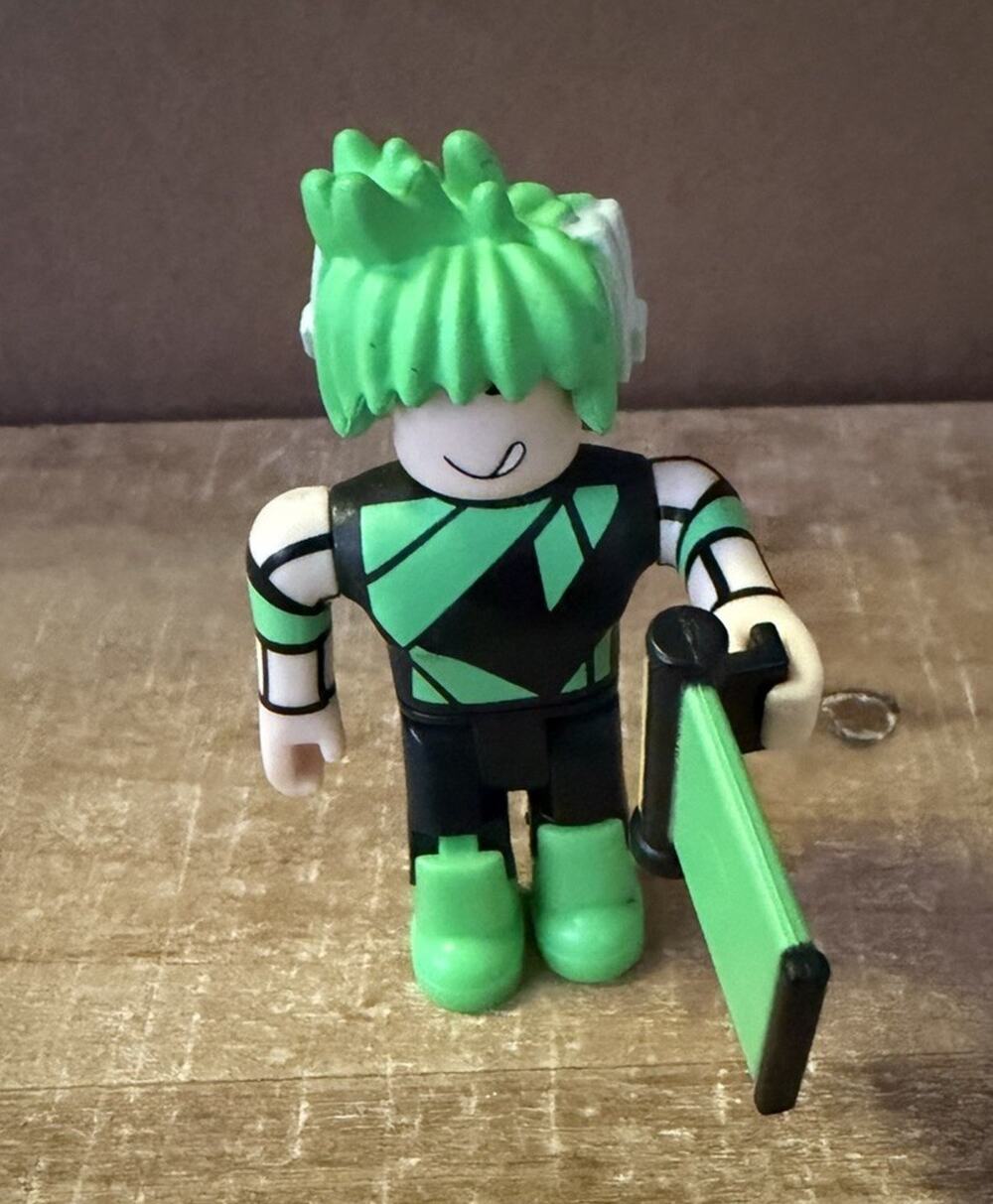 Roblox Mystery Box Minorities- Texting Simulator Future Tech Boy Ser. 8